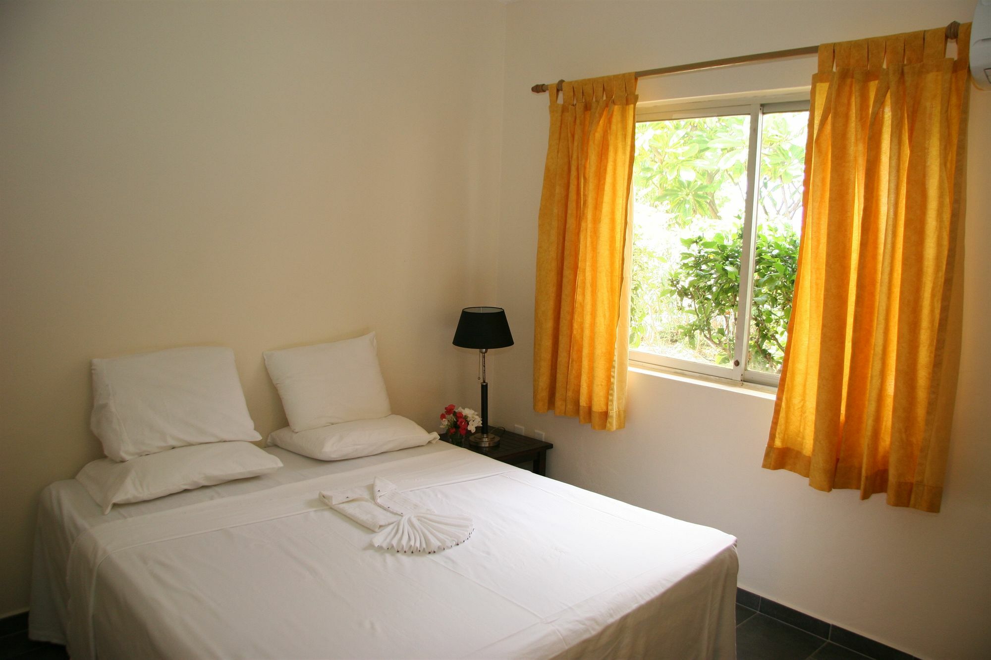 Caribbean Club Bonaire Aparthotel Екстериор снимка