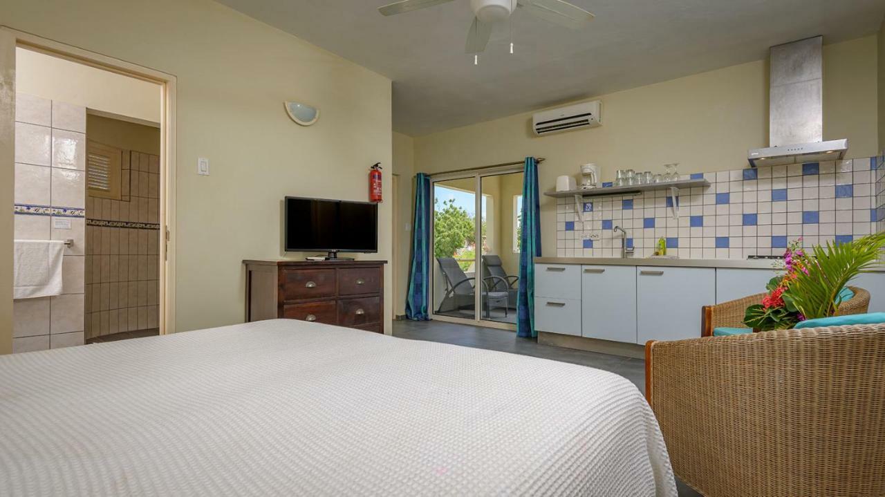 Caribbean Club Bonaire Aparthotel Екстериор снимка