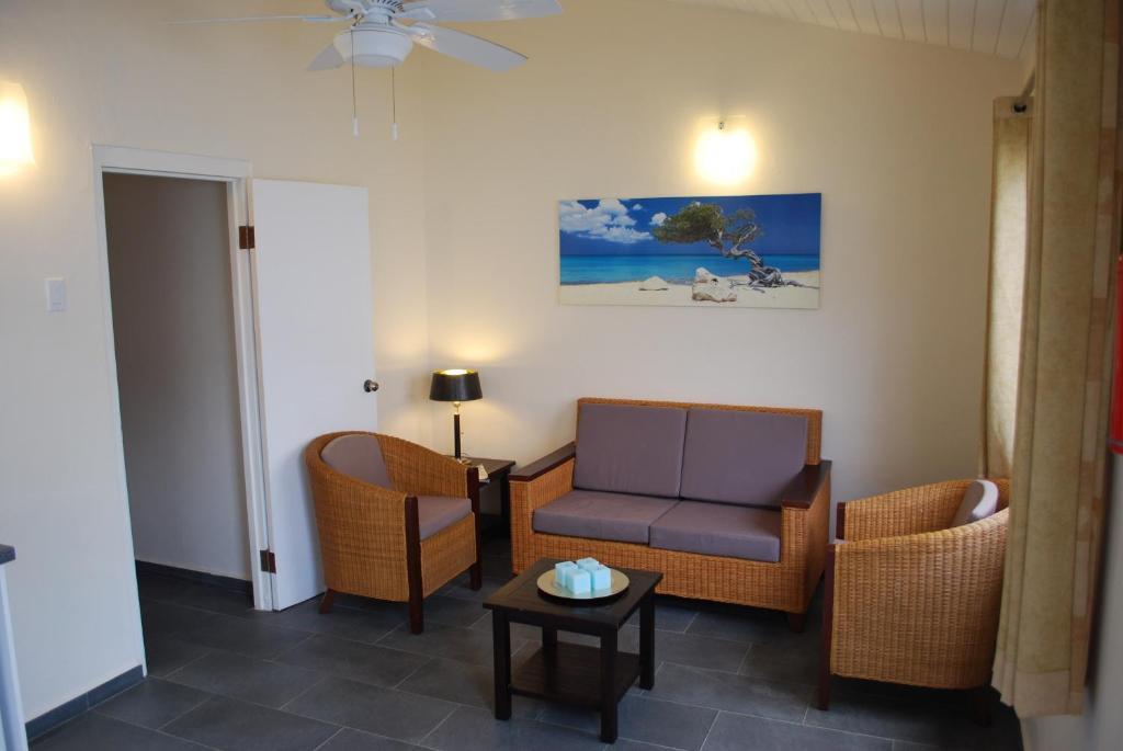 Caribbean Club Bonaire Aparthotel Стая снимка